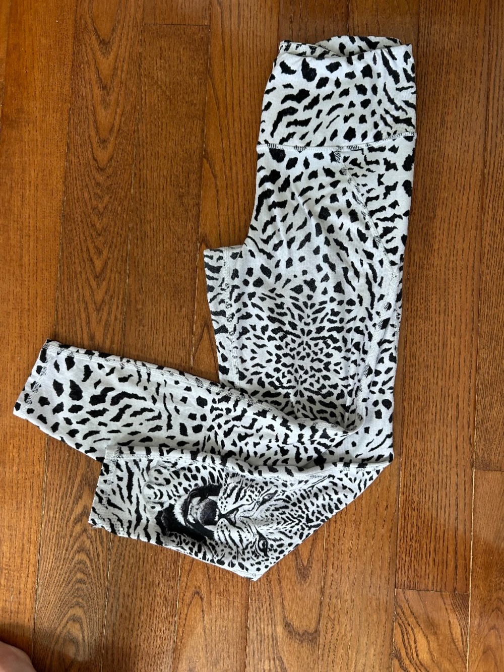 Betsey Johnson well loved Athletic Leggings